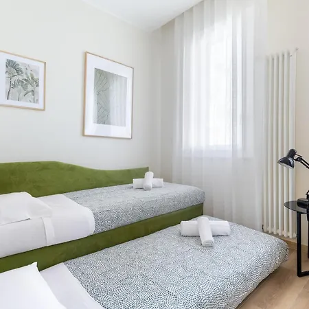 Hostdomus-green House Диано-Марина