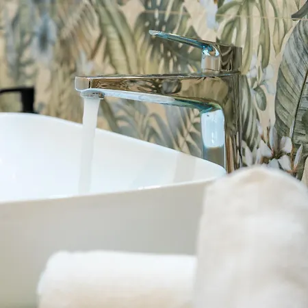 Апартаменты Hostdomus-green House Диано-Марина